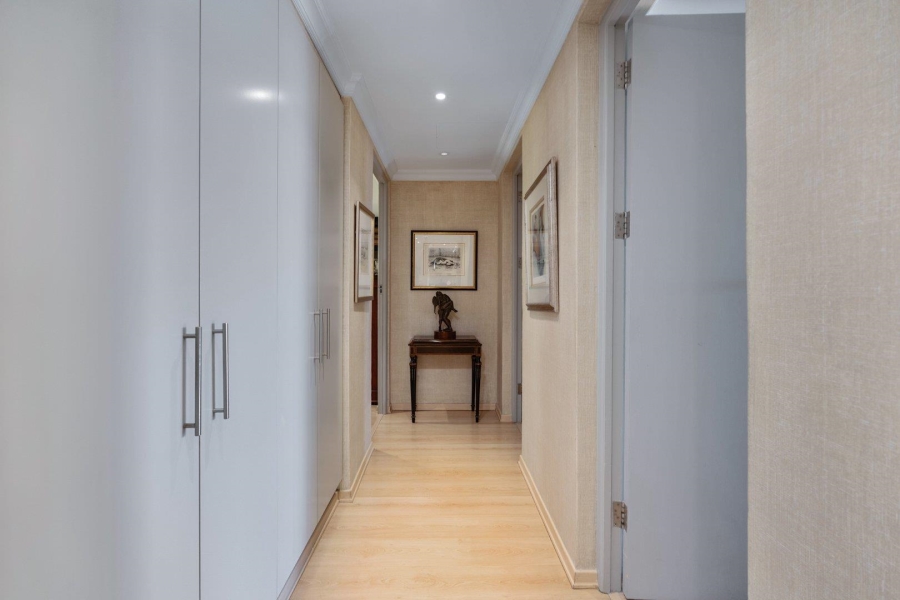 3 Bedroom Property for Sale in Sea Point Western Cape